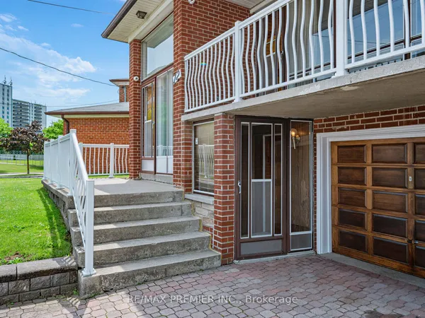 12 Goldcrest Boulevard — photo 2