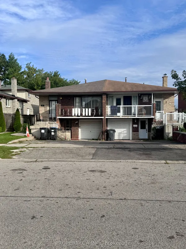11 Nancy McCredie Drive — photo 2