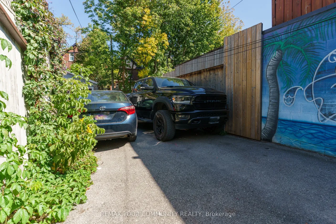 359 Roncesvalles Avenue — photo 30