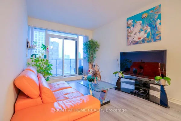 349 Rathburn Road W