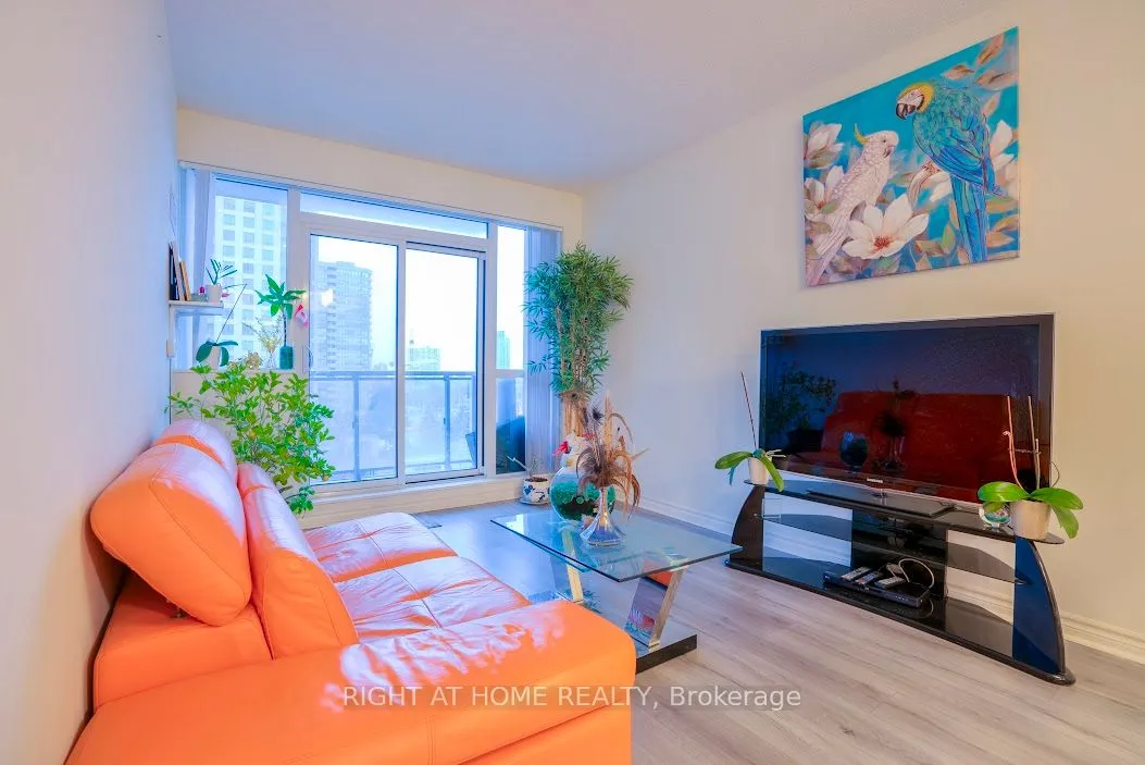 349 Rathburn Road W