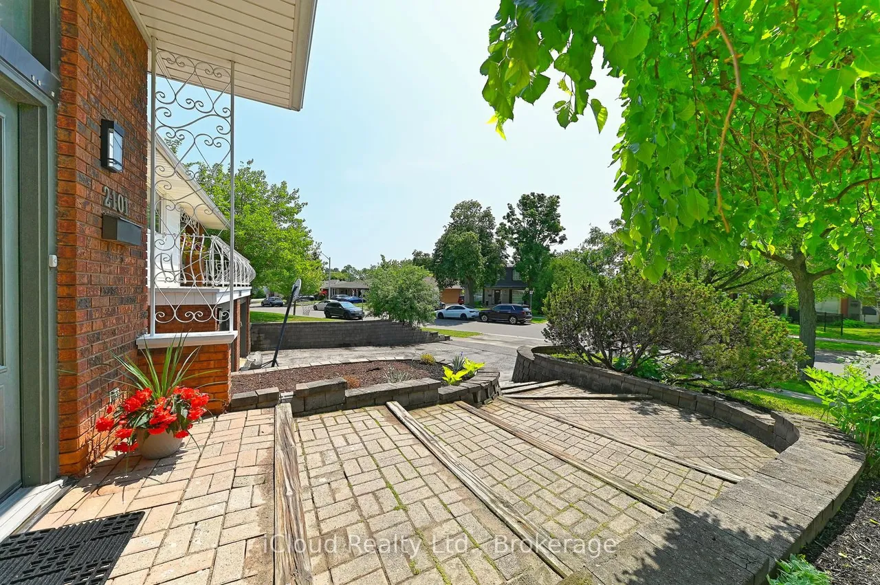 2101 Parkway Drive — photo 3