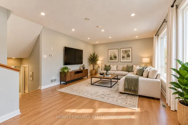 6444 Finch Avenue W, Unit 201
