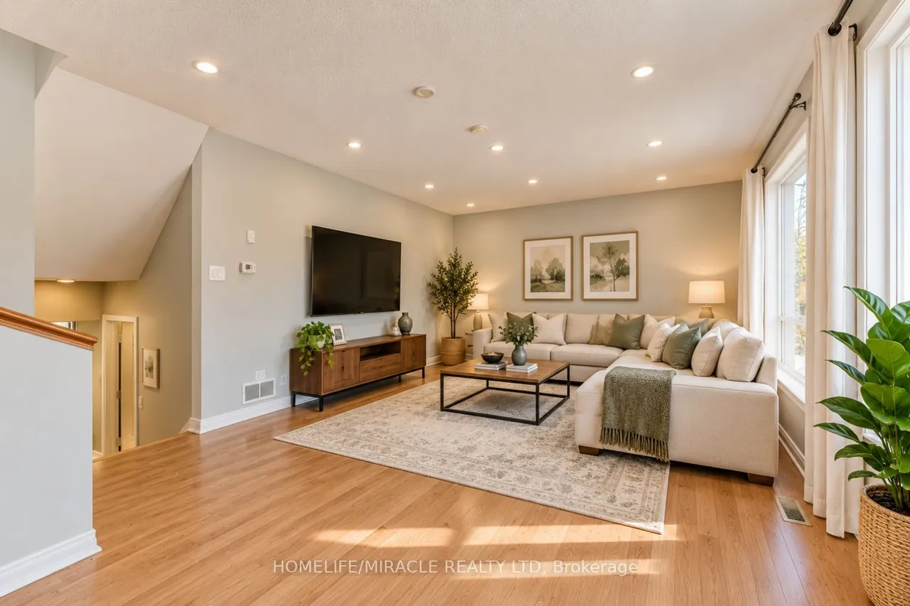 6444 Finch Avenue W, Unit 201