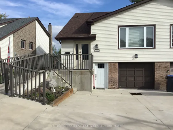 2774 Bucklepost Crescent — photo 2