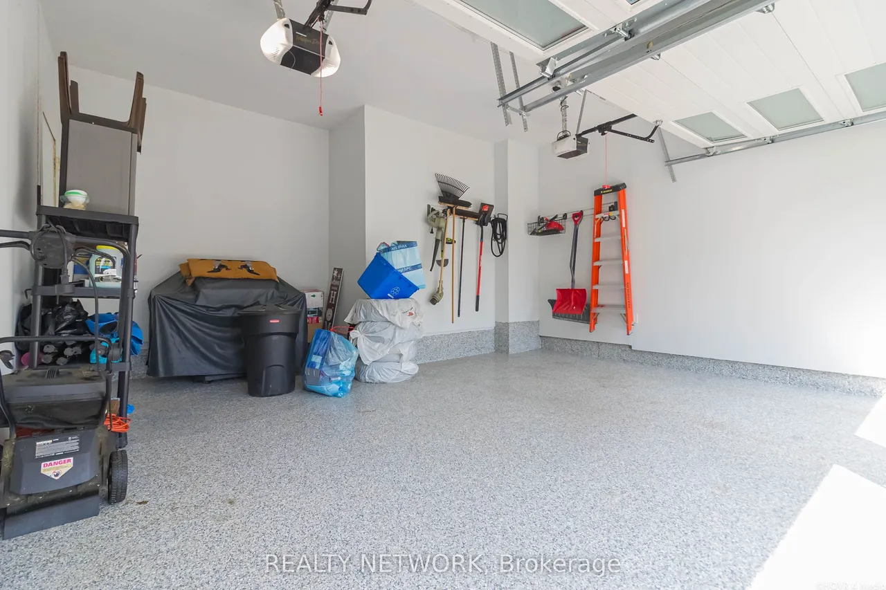 2390 Sinclair Circle — photo 38