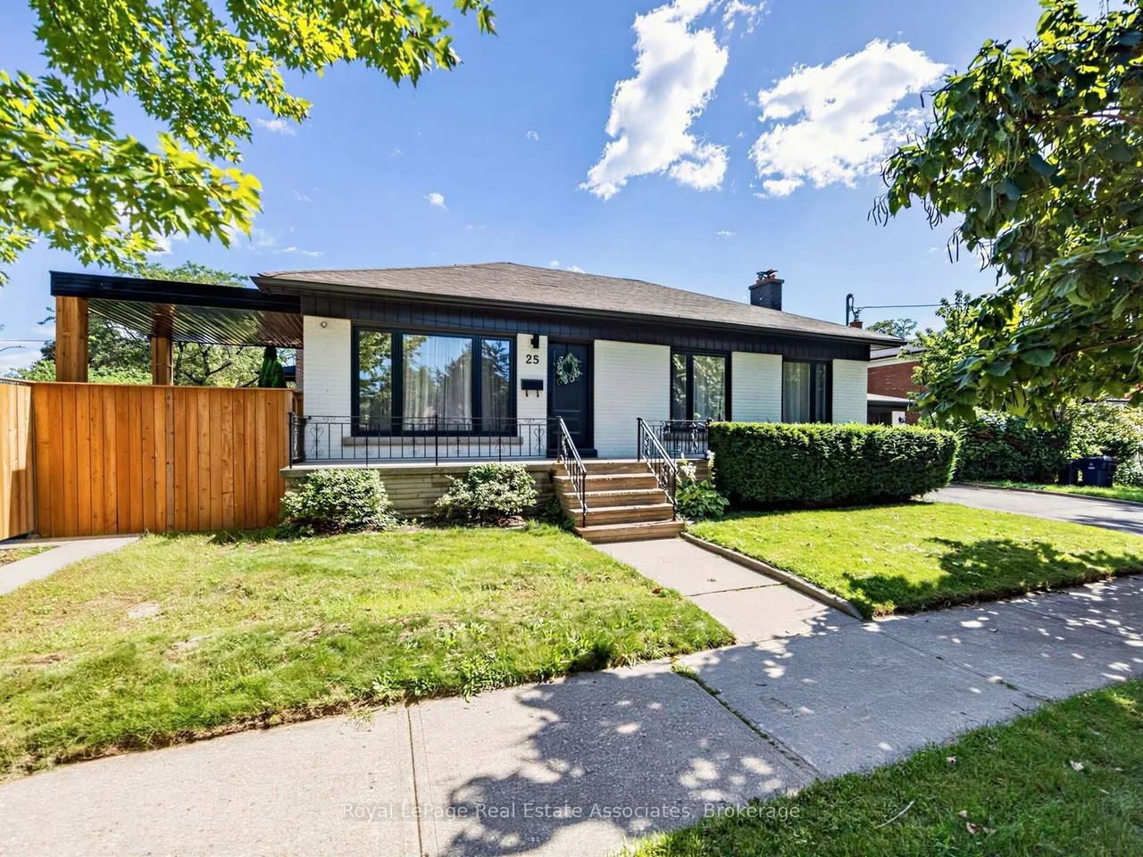 25 Treeview Drive