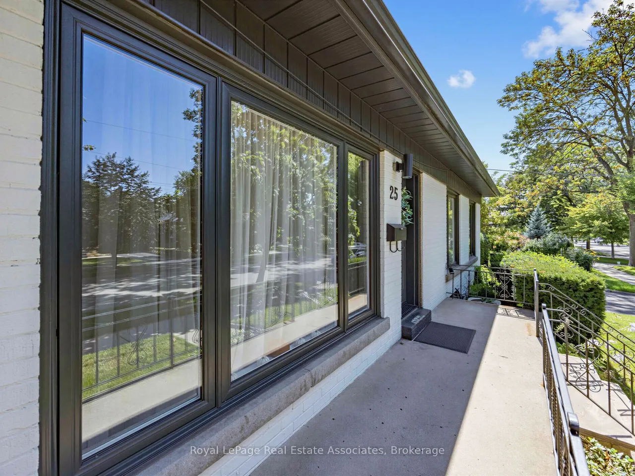 25 Treeview Drive — photo 3