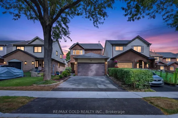 6 Rowe Court — photo 2
