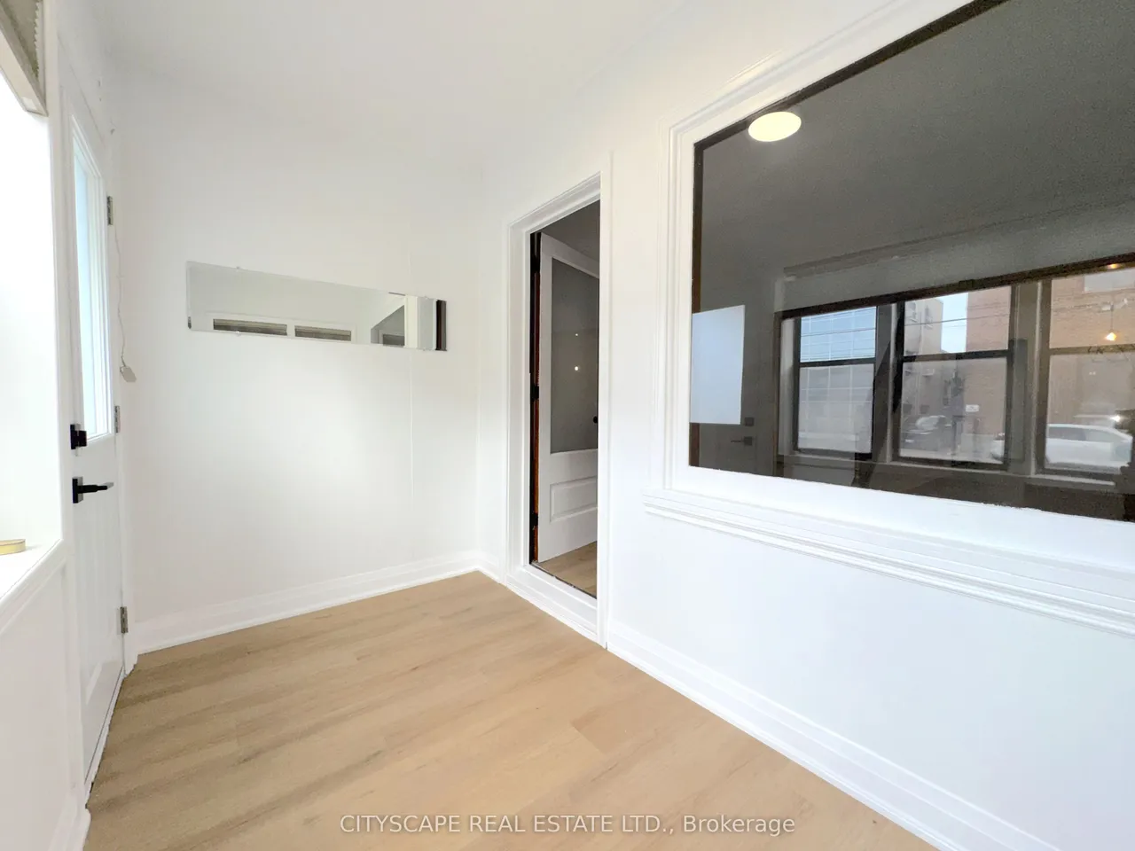 195 Islington Avenue — photo 3
