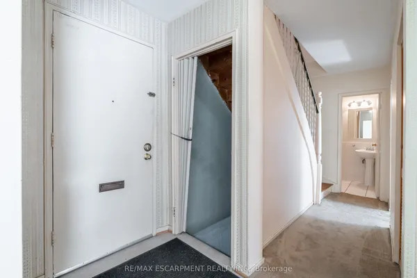 519 Claridge Road — photo 2
