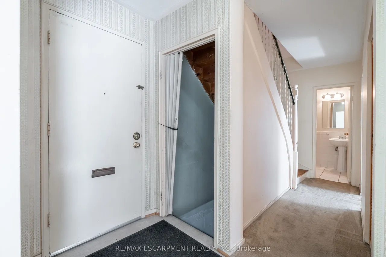 519 Claridge Road — photo 2