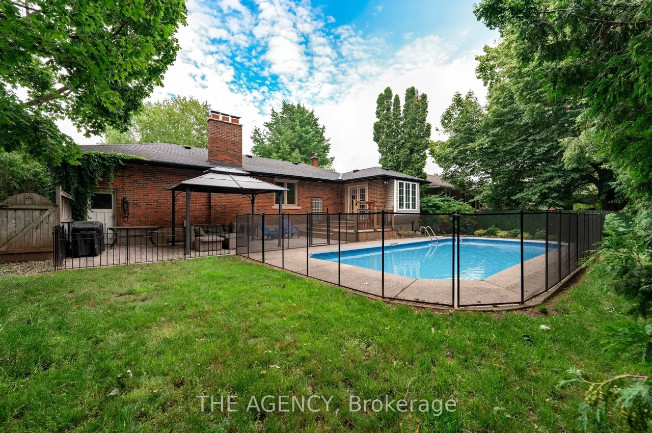 261 Wales Crescent — photo 26