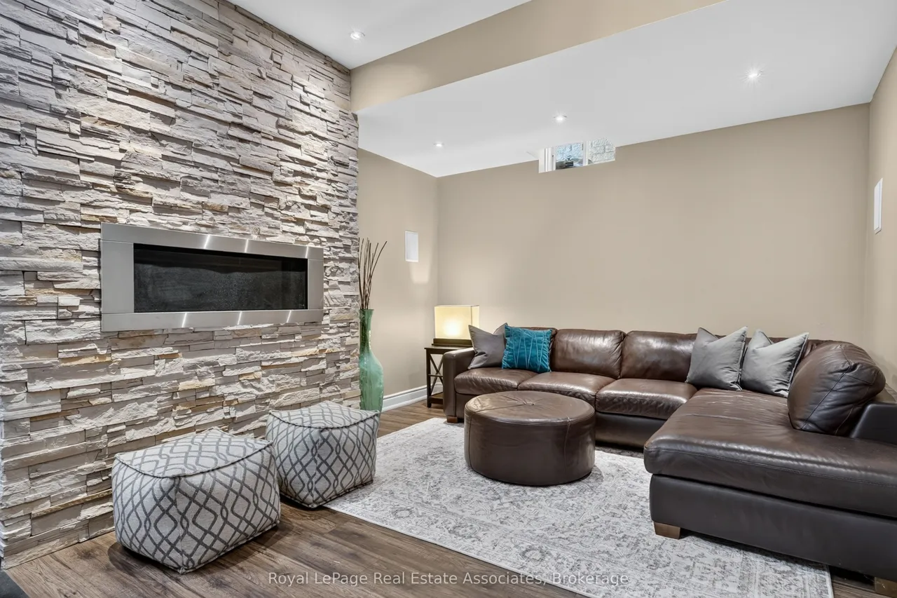 2320 Wuthering Heights Way — photo 2