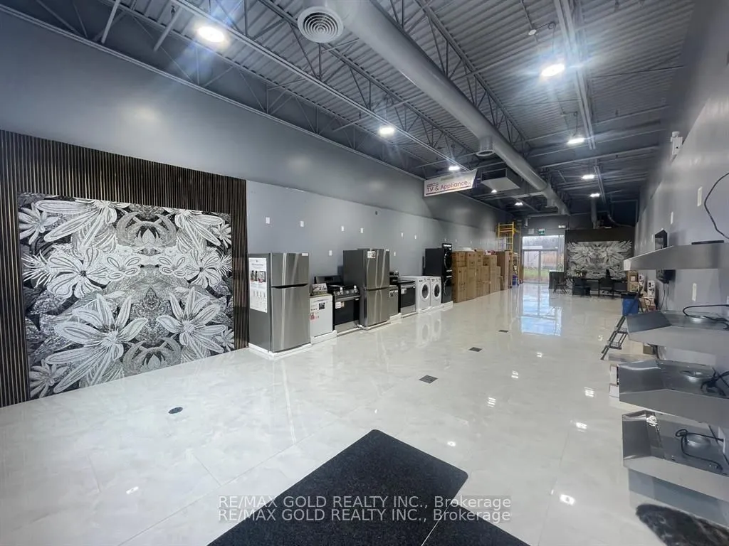 6101 Mayfield Road — photo 3
