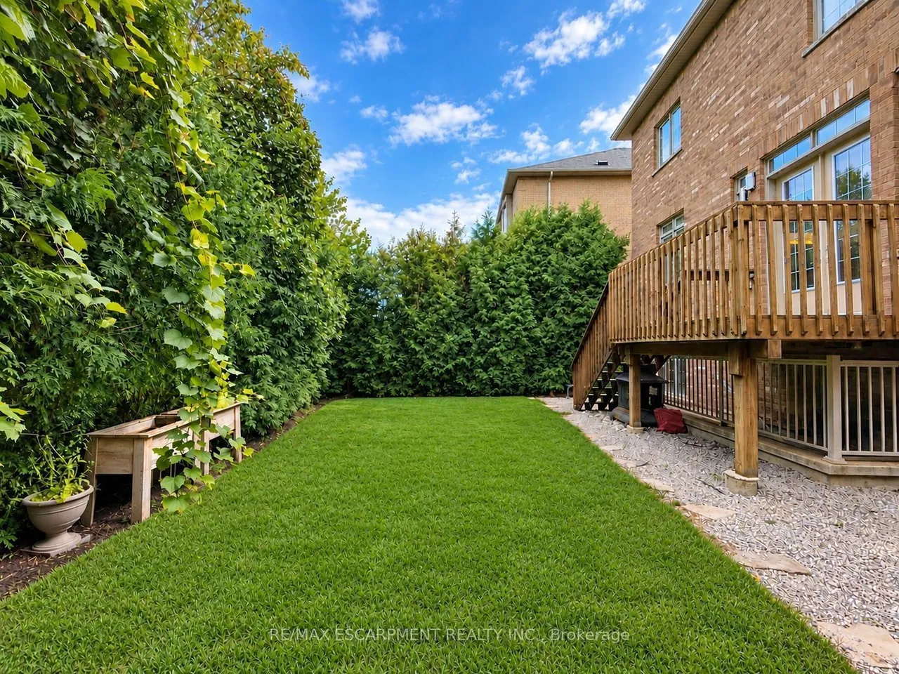 2121 Blackforest Crescent — photo 50