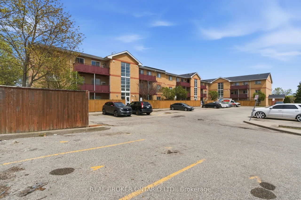 211 Forum Drive — photo 3