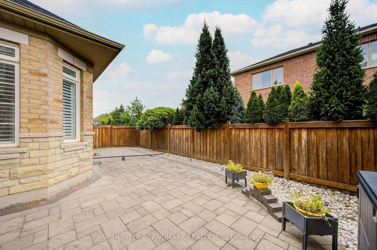 95 Hoey Crescent — photo 48