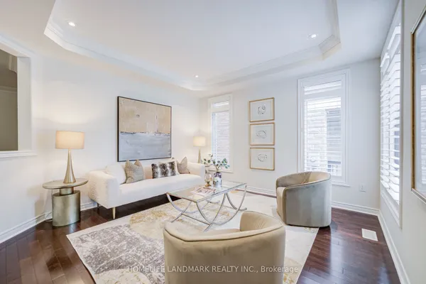 95 Hoey Crescent — photo 2