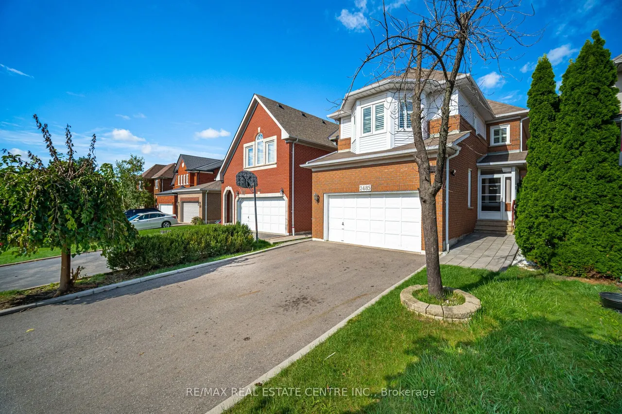 2485 Strathmore Crescent N — photo 3