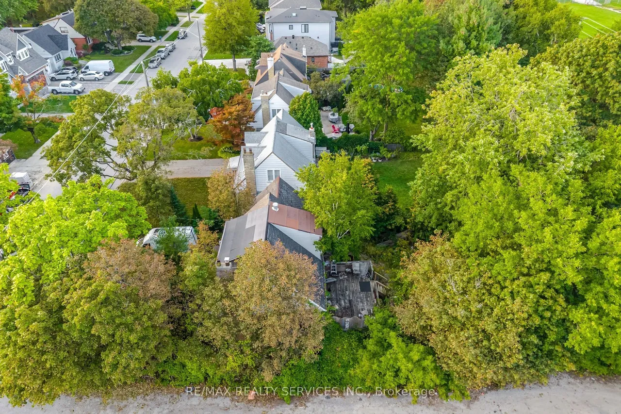 7 Ashbourne Drive