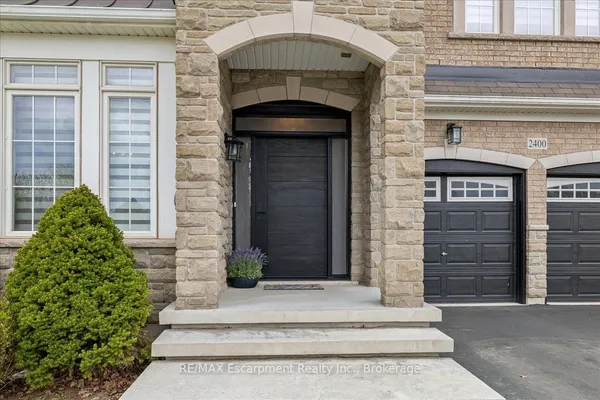 2400 Spring Meadow Way — photo 2
