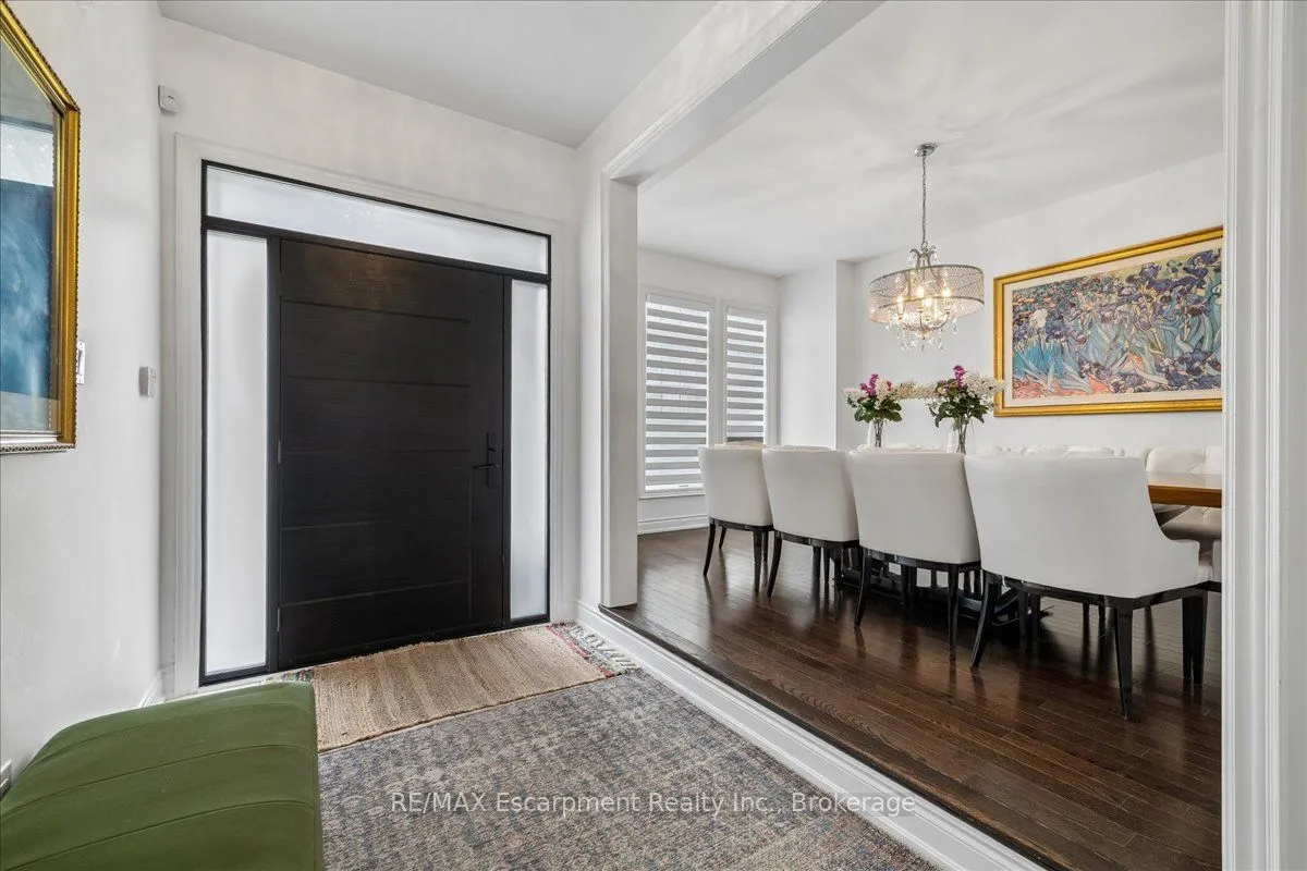2400 Spring Meadow Way — photo 3