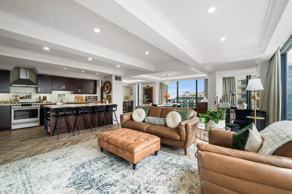 2045 Lake Shore Boulevard W