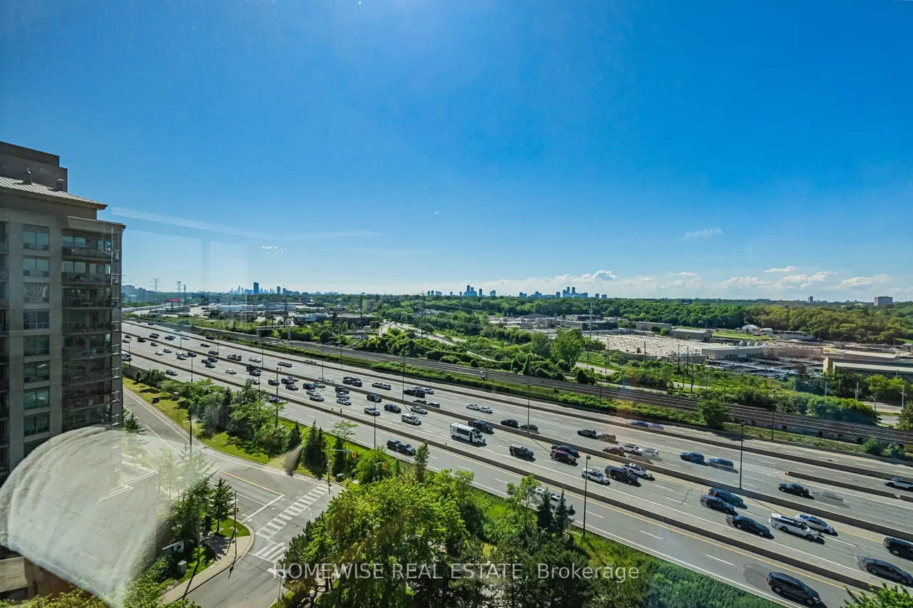 2045 Lake Shore Boulevard W — photo 32