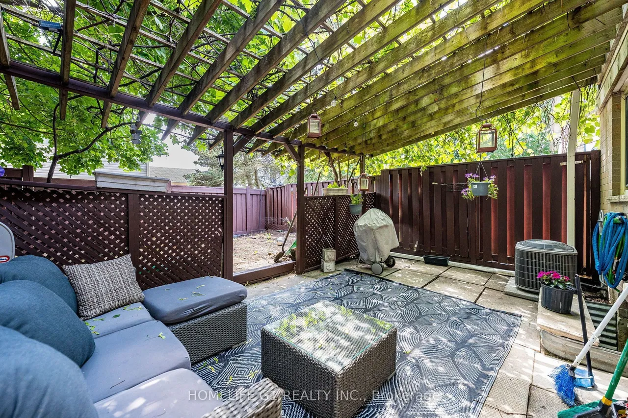 48 Thatcher Court — photo 32