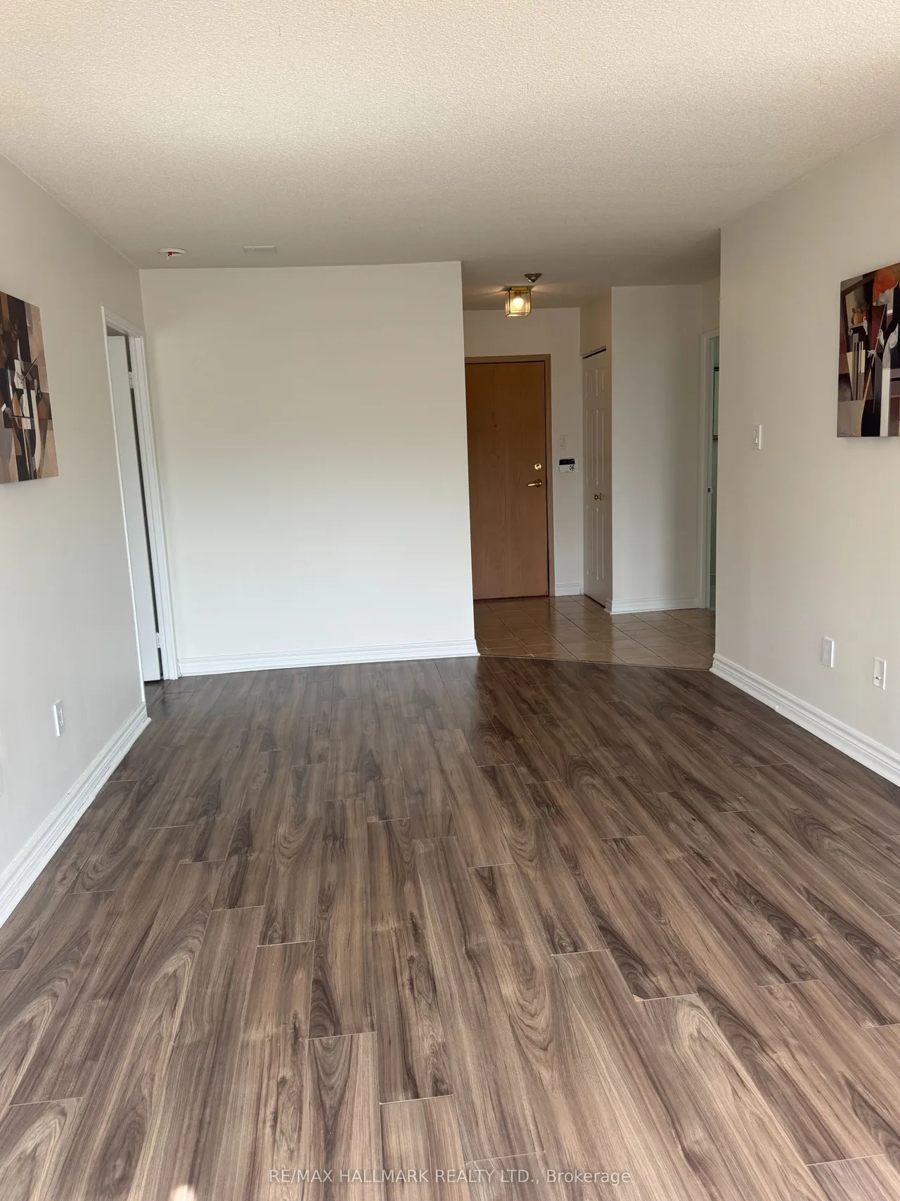 55 Elm Drive W — photo 2