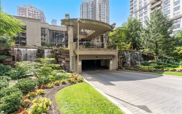 3880 Duke of York Boulevard — photo 2