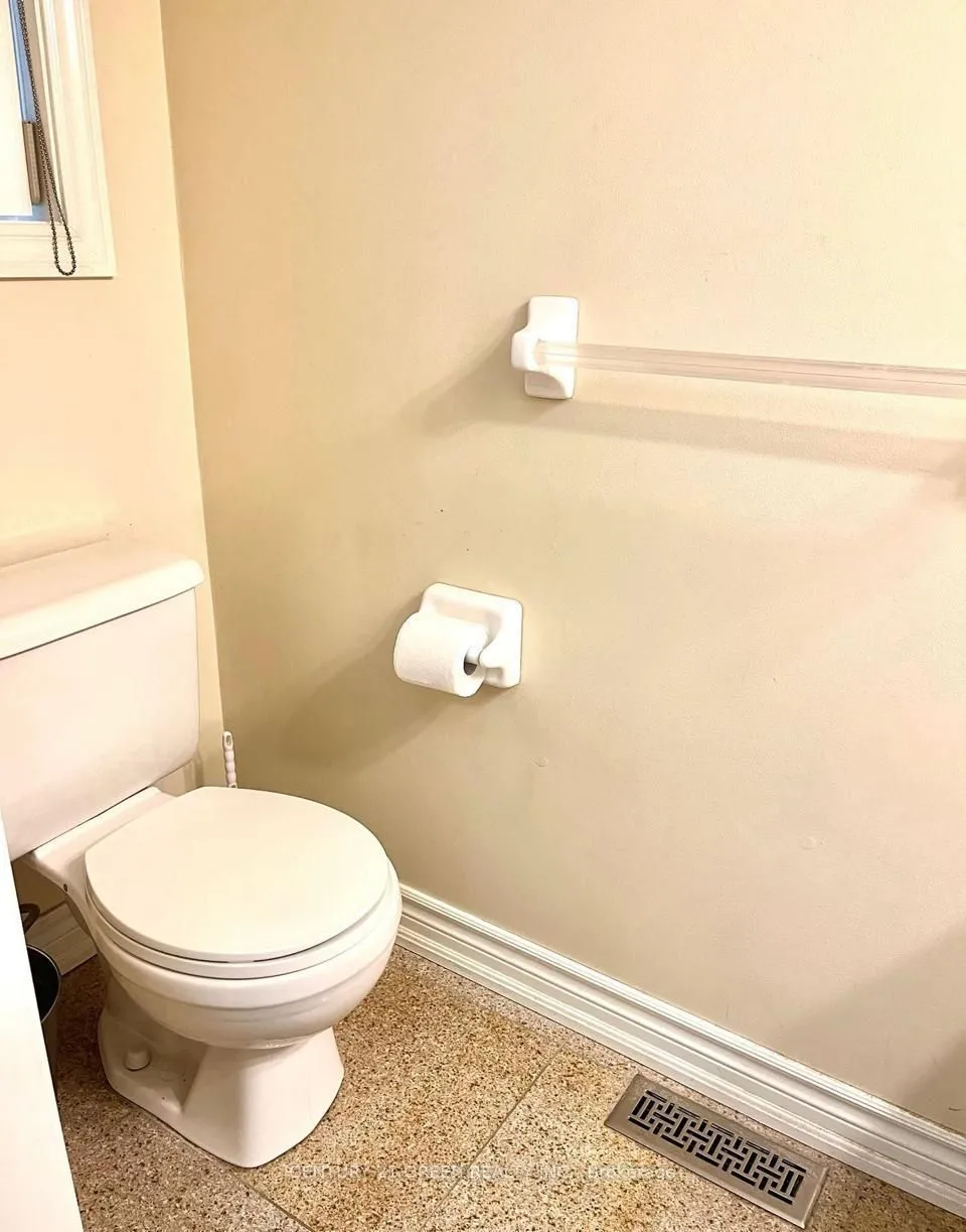 215 Kingknoll Drive — photo 20