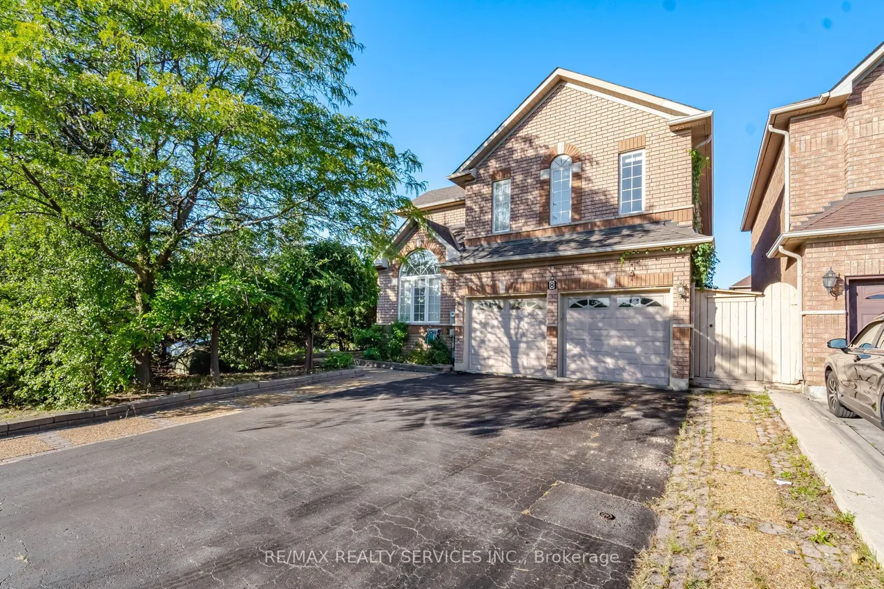 8 Riverbank Road