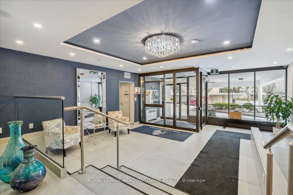 2263 Marine Drive — photo 3