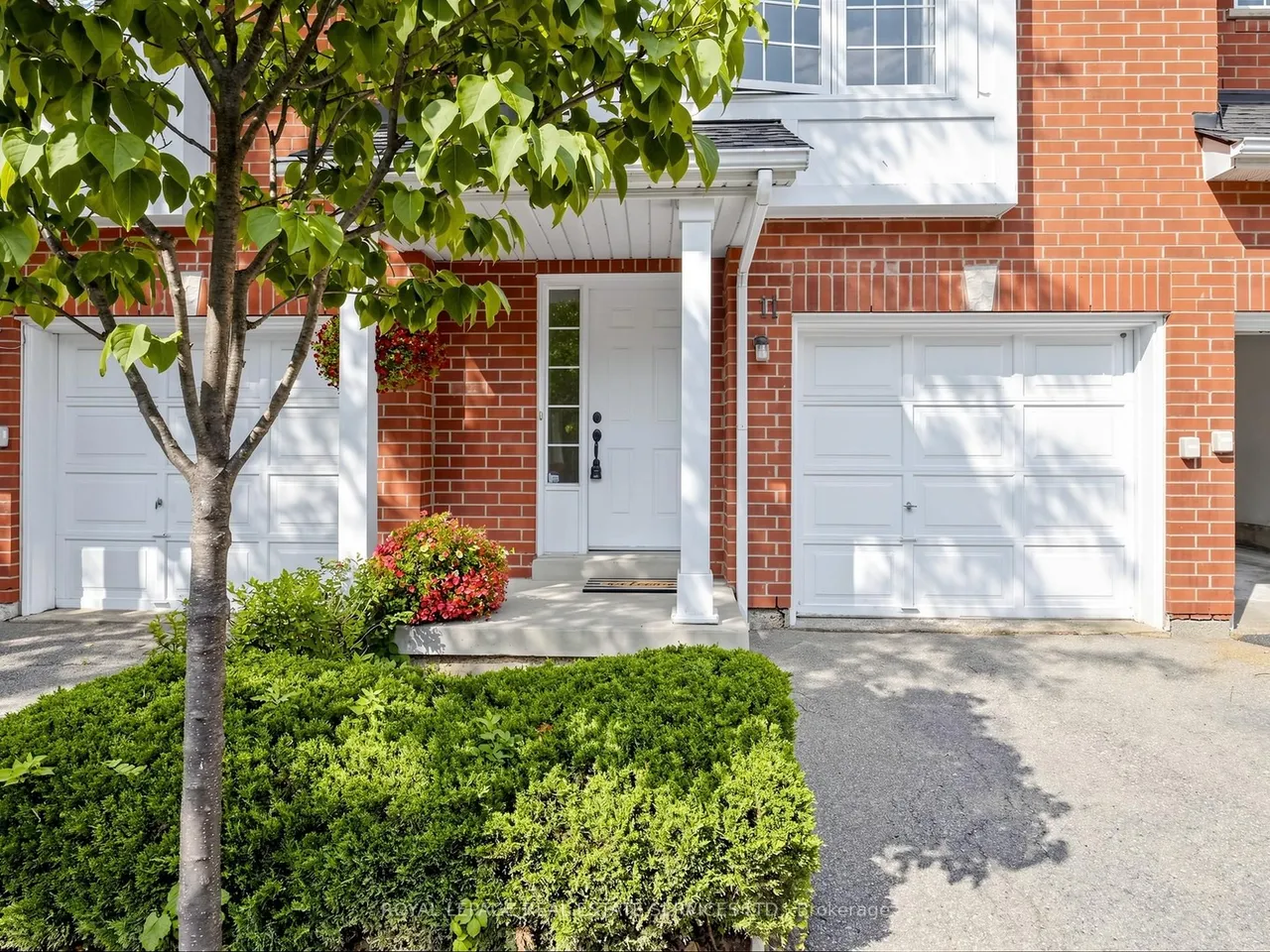 1575 South Parade Court — photo 3