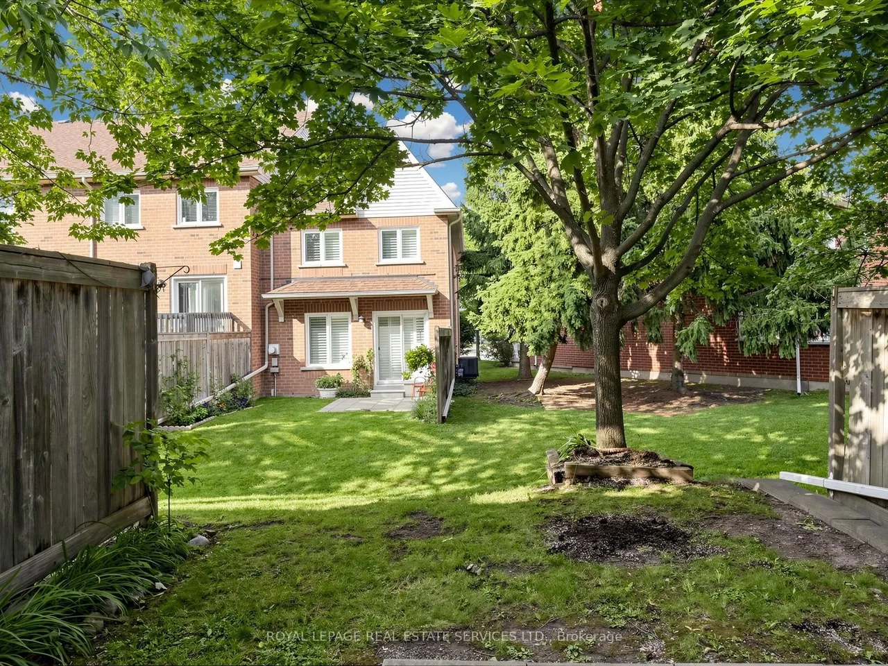 1575 South Parade Court — photo 49
