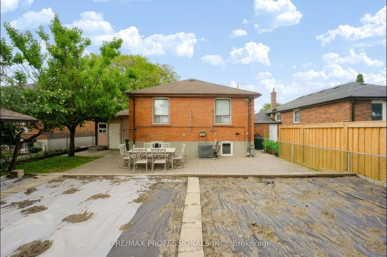 42 Woolgar Avenue — photo 39