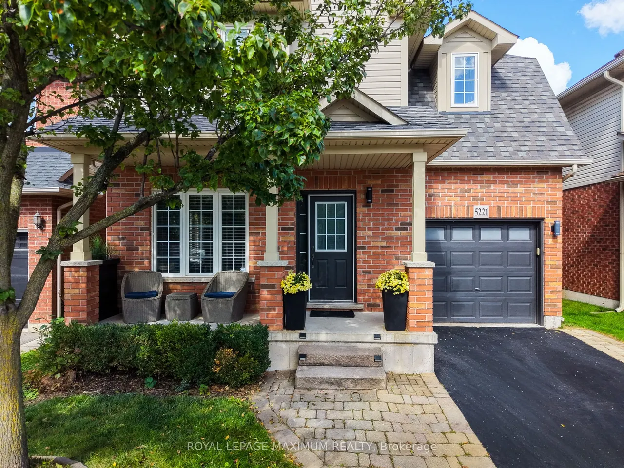 5221 Garland Crescent — photo 2