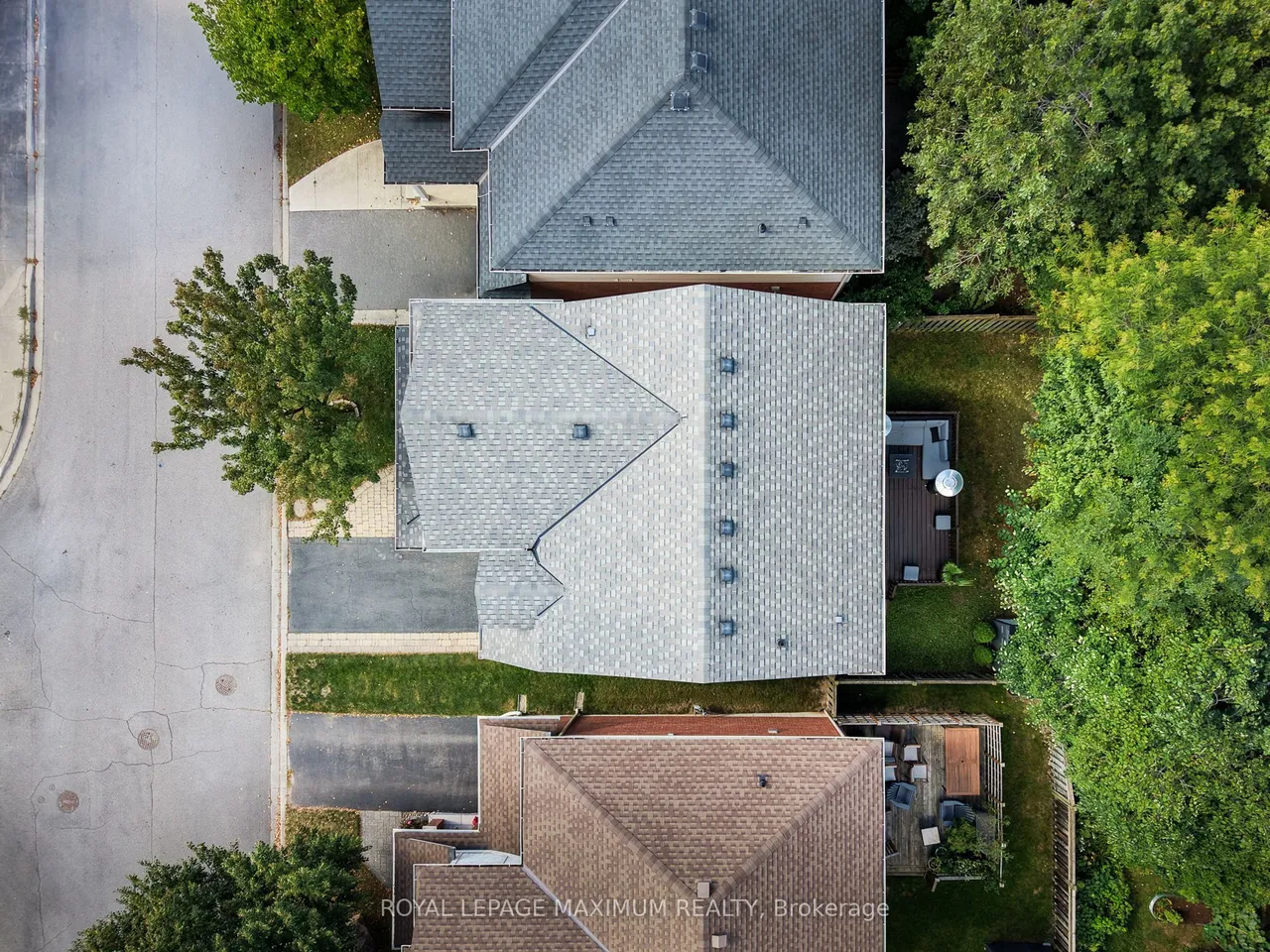 5221 Garland Crescent — photo 36