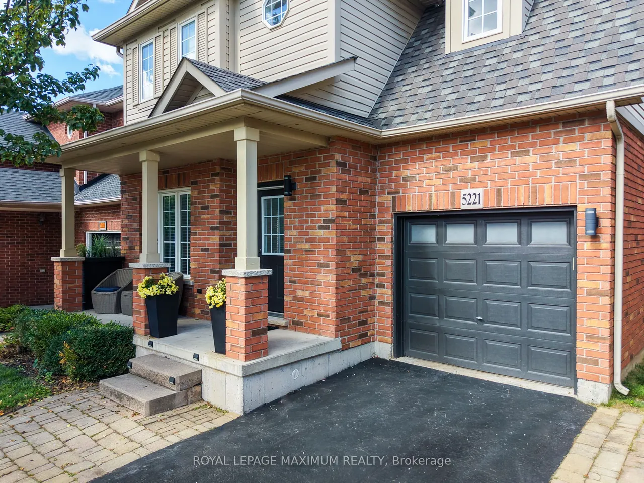 5221 Garland Crescent — photo 3