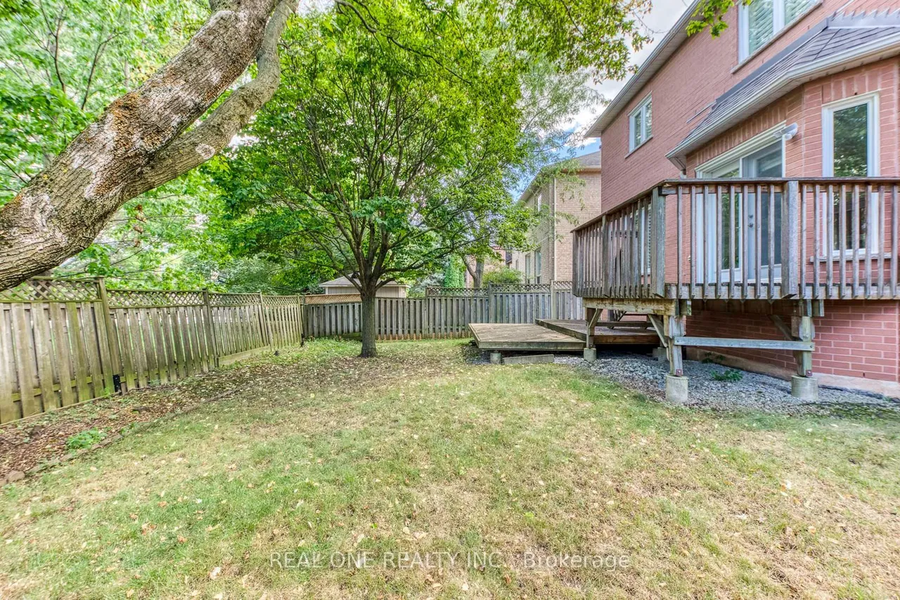 415 March Crescent — photo 28