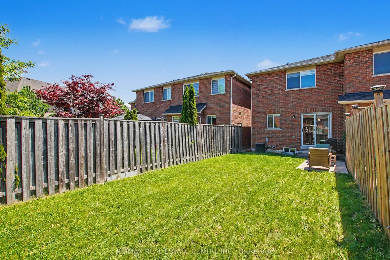 94 Timbertop Crescent — photo 34