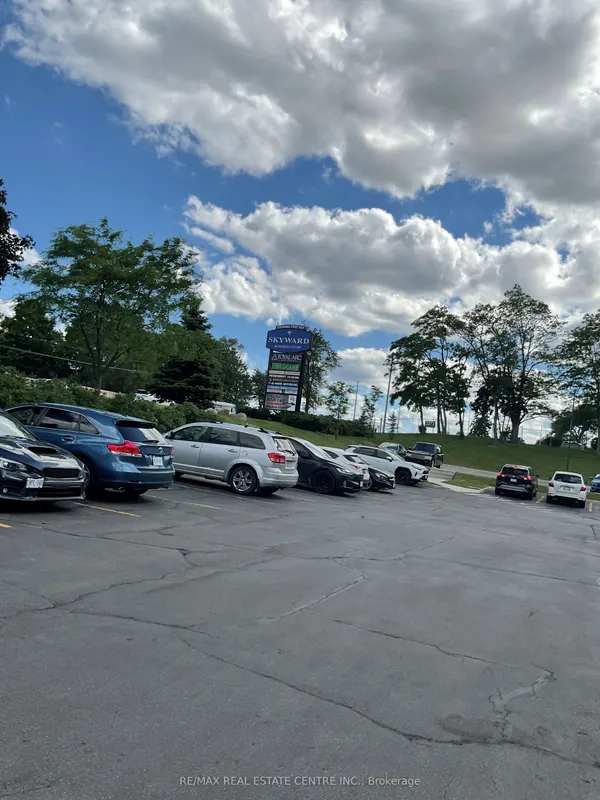 2255 Dundas Street W — photo 2