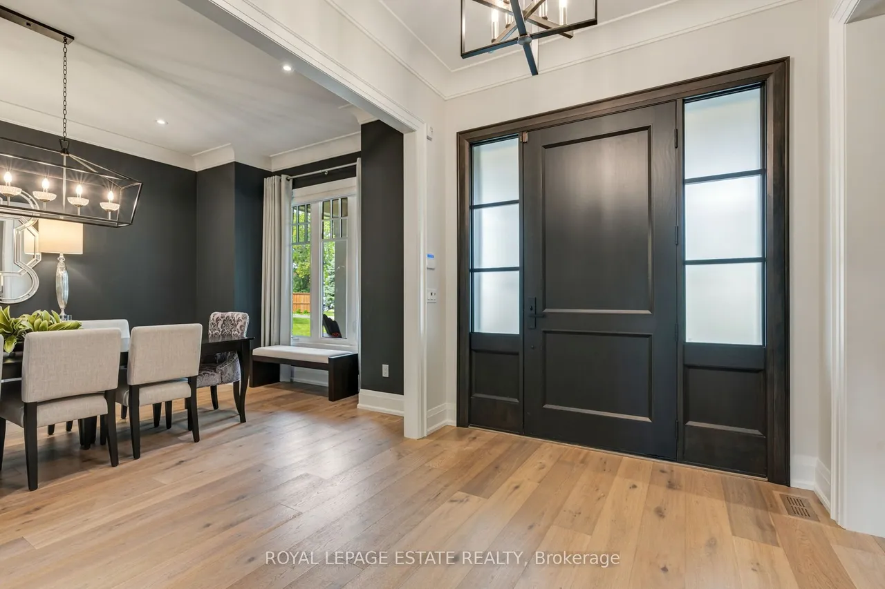 412 Saville Crescent — photo 3