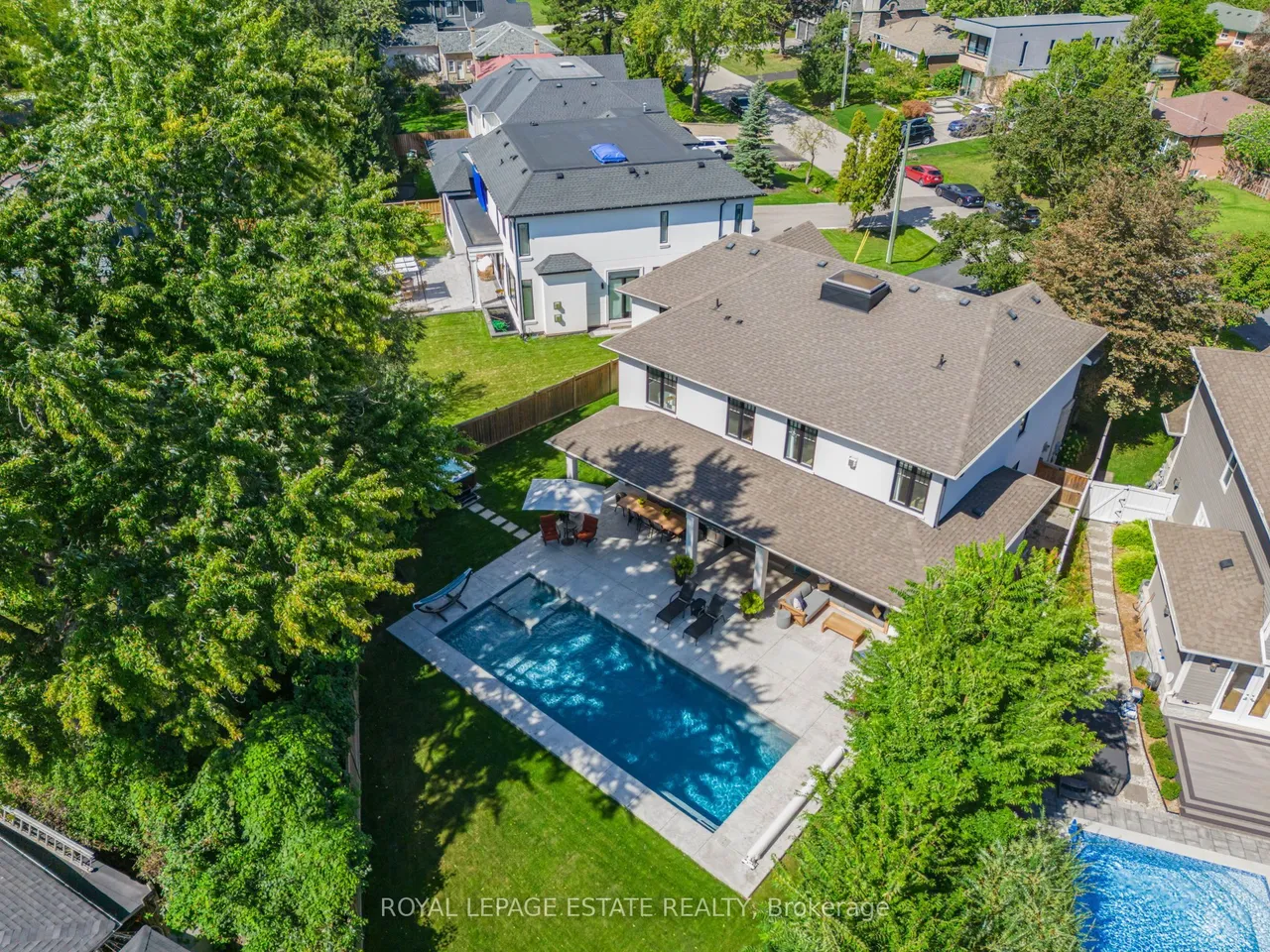 412 Saville Crescent — photo 47