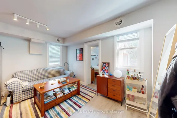 467 Keele Street — photo 2