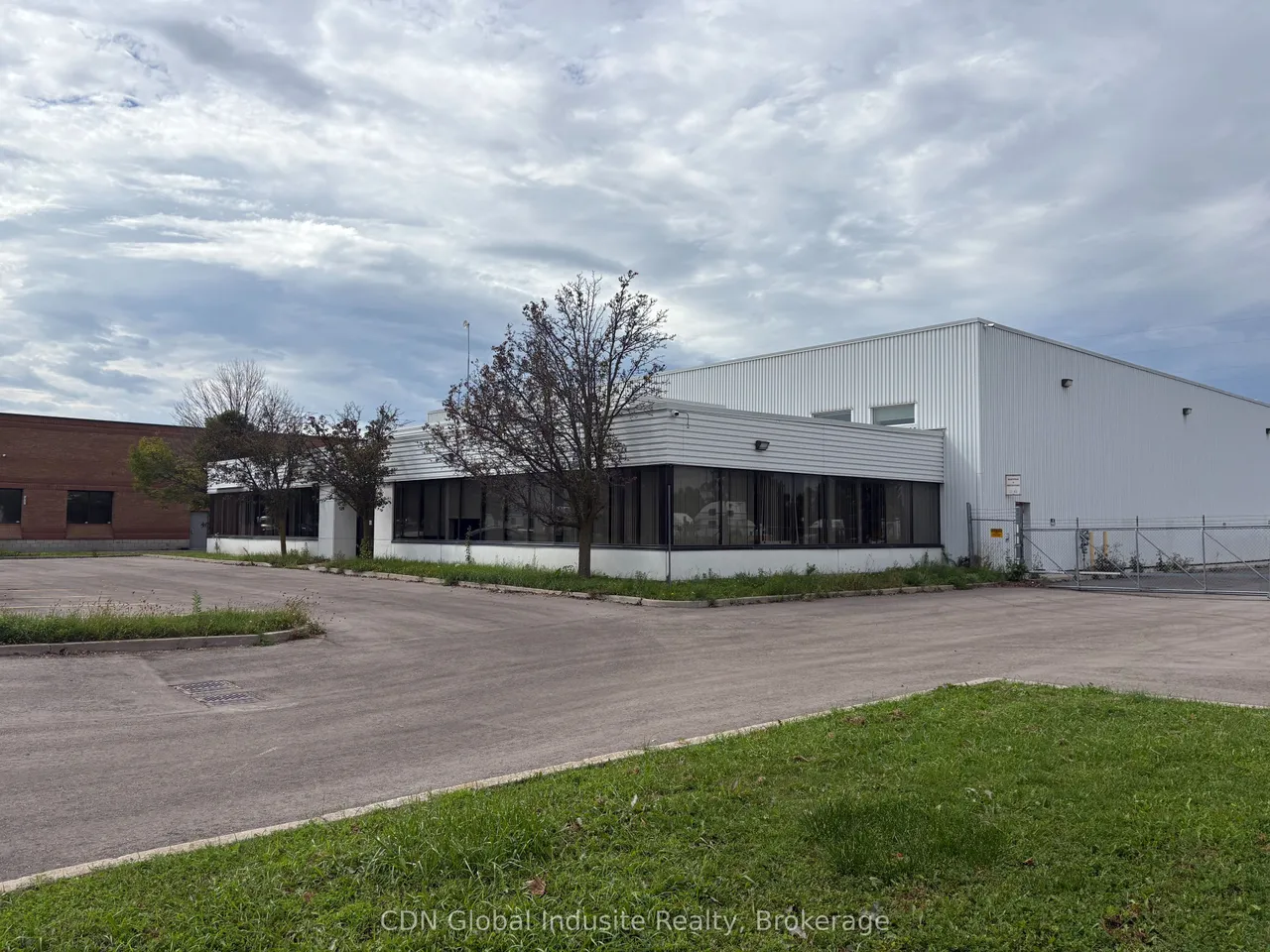 217 Statesman Drive — photo 2