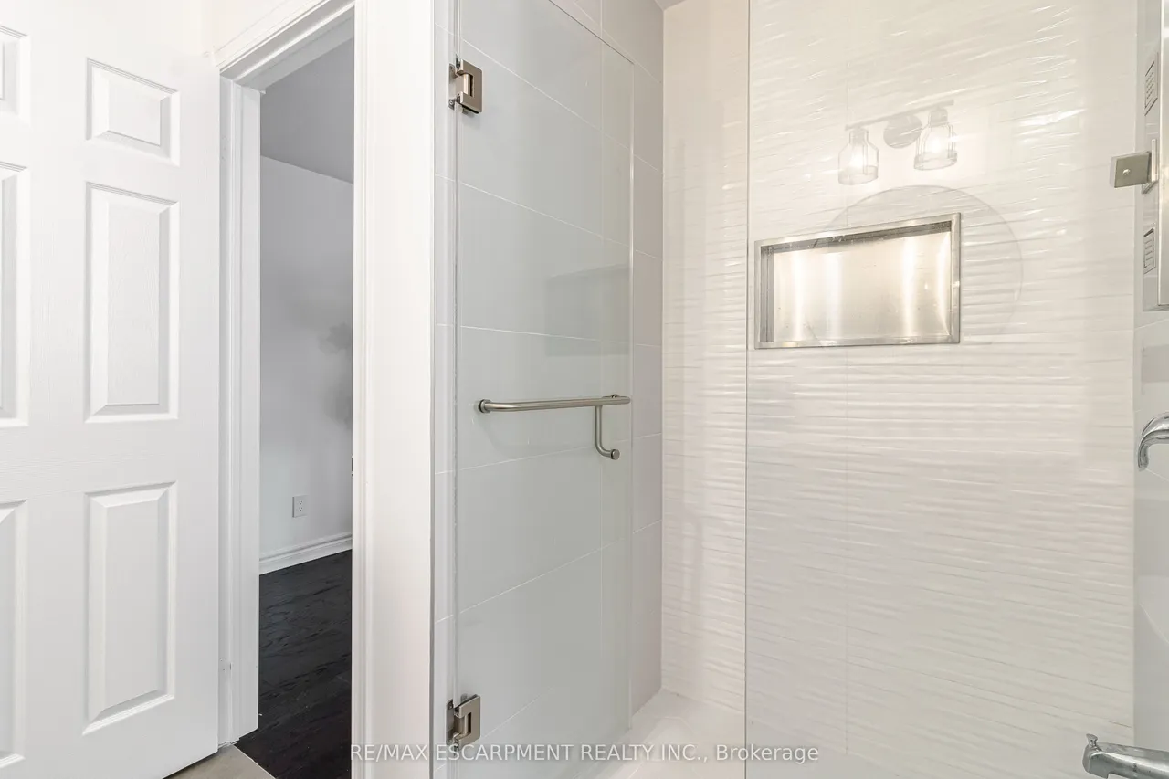 5576 Middlebury Drive — photo 32