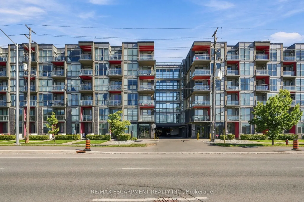 5240 Dundas Street